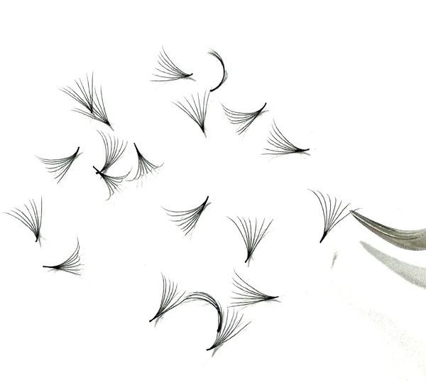 False eyelashes
