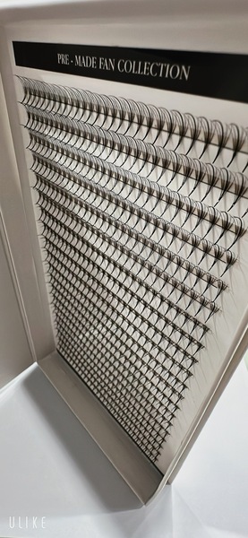 False eyelashes