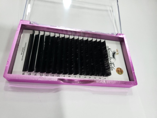 False eyelashes