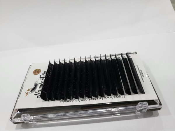 False eyelashes
