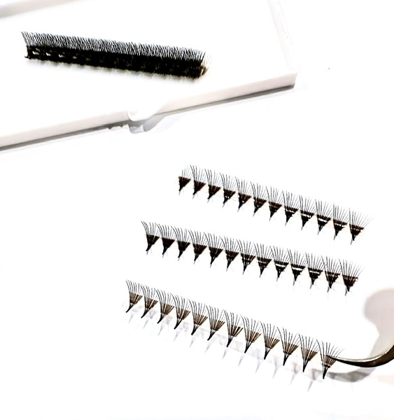 False eyelashes