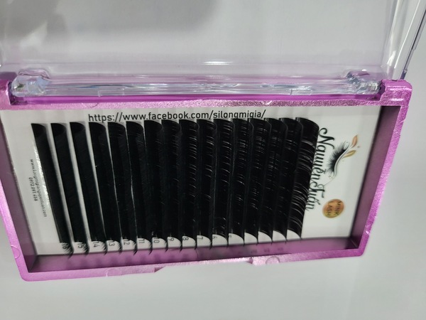 False eyelashes