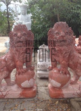 Lion stone