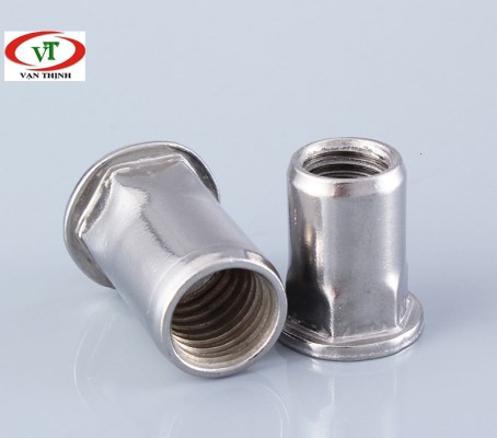 Square nut