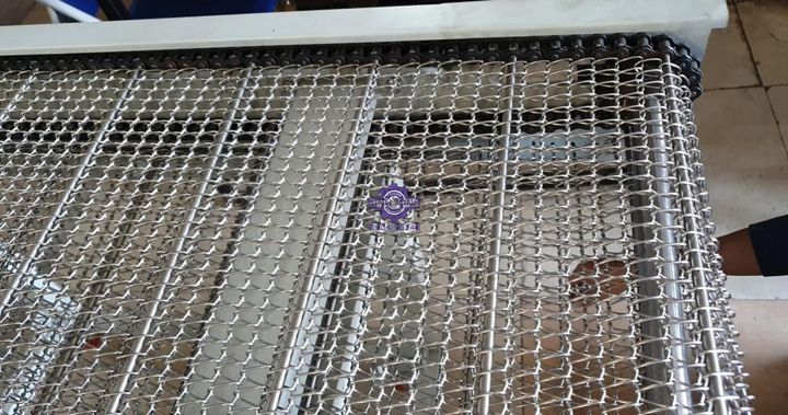 Stainless steel mesh conveyor belt