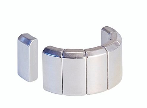 Arc-shaped rare earth magnets