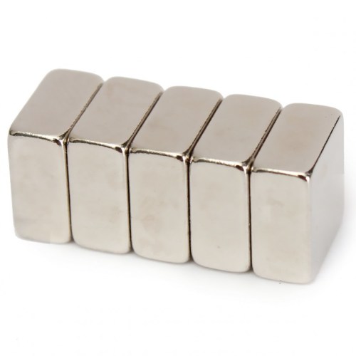 Block-shaped rare earth magnets