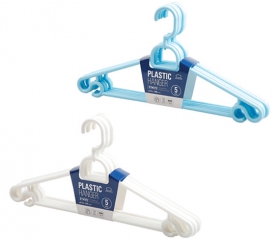 Plastic hanger
