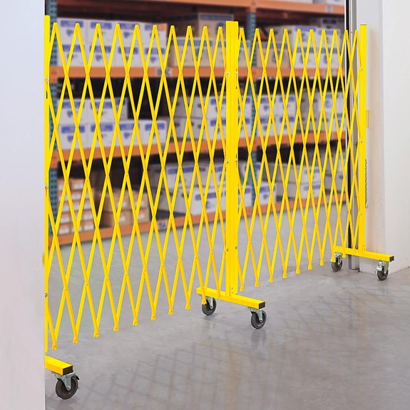 Large expandable barrier 4.5-6ft