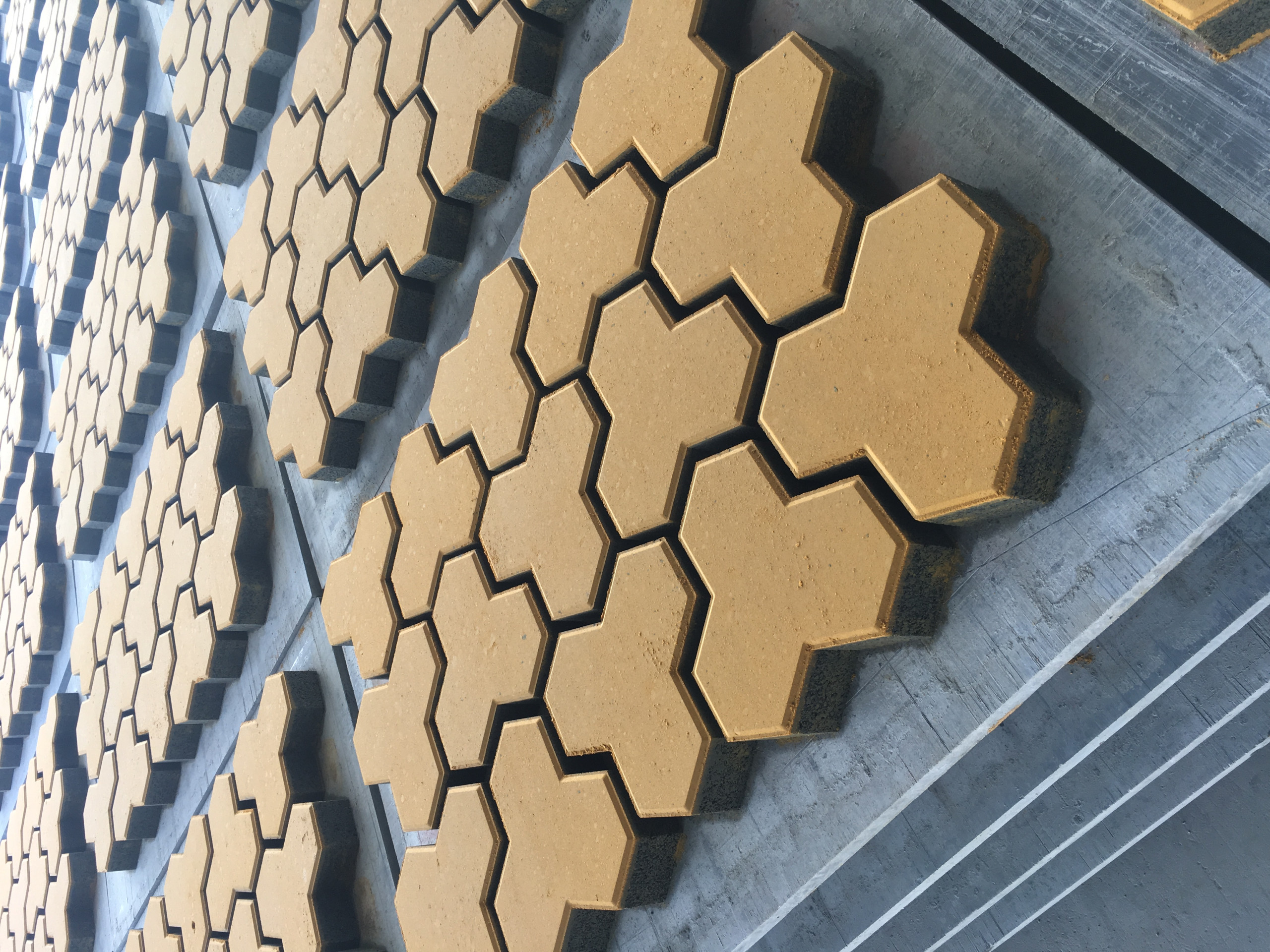 Color paver