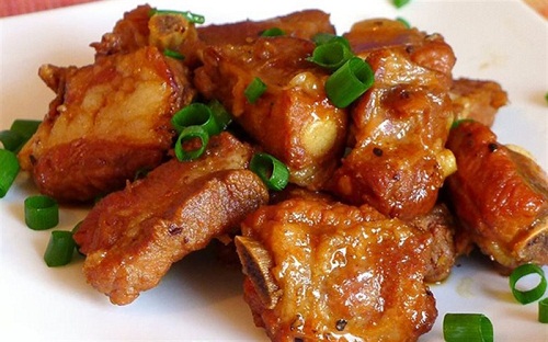 Braised pork ribs