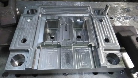 Plastic injection mold processing