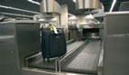 Boxes transfer conveyor
