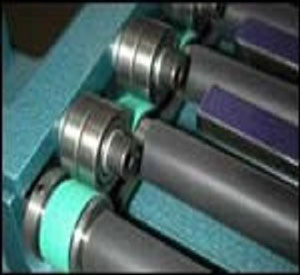 Roller movement belt