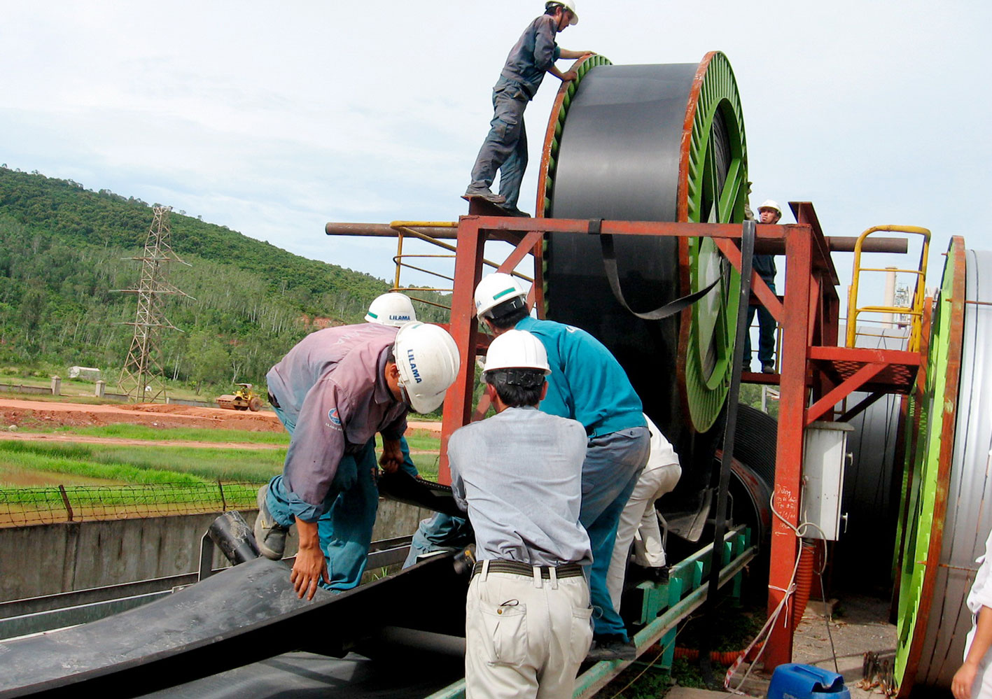 Service of upgrading conveyor systems