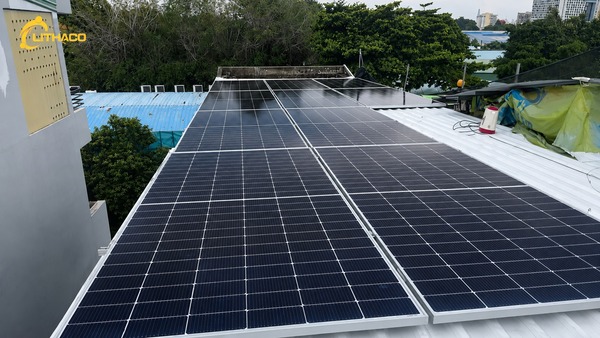 5.8kWp hybrid solar system with 5kWh ESS storage