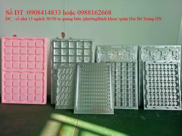 Non-stick coating for molds