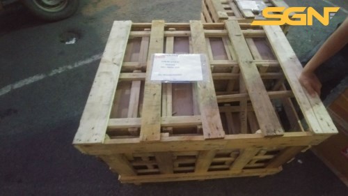 Shipping sculptures to Canada