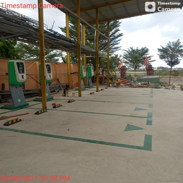 Electric vehicle charging station