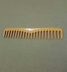 Plastic comb