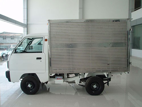 Road freight transport by 500kg truck