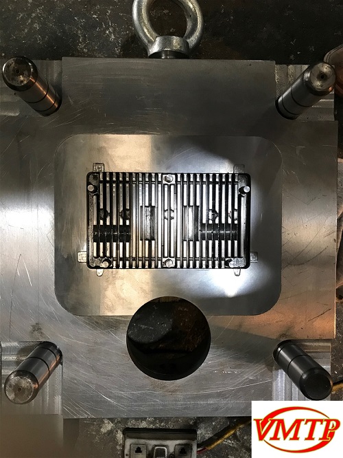 Aluminum stamping mold