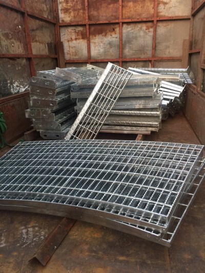 Grating floor