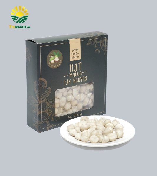 Shelled macadamia nuts