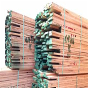 Red oakwood