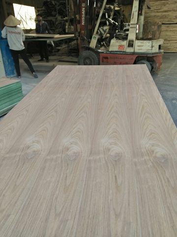 Walnut veneers