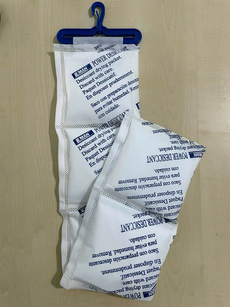 Silica gel desiccants