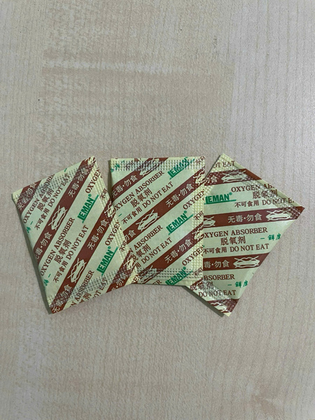Oxygen absorbers