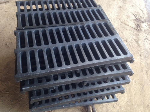 Rectangular manhole cover