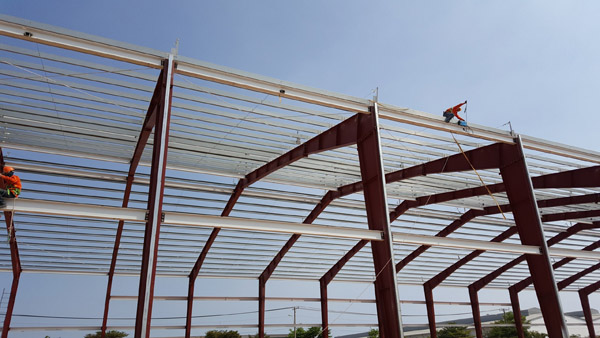 Steel structure fabrication of beverage factory