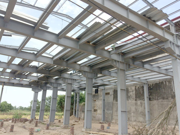 Steel structure fabrication of plastic factory