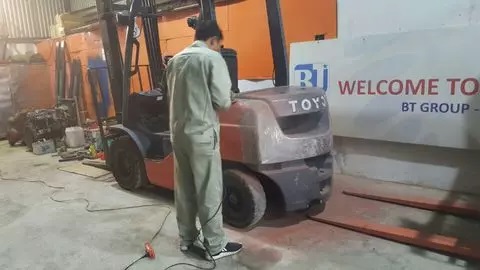 Forklift maintenance