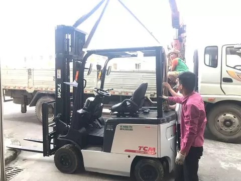 Forklift rental
