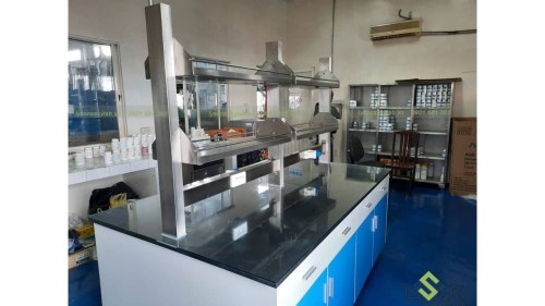 Bàn thí nghiệm phủ mặt kính