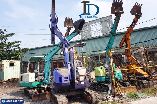 Excavator rental