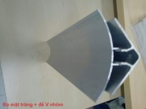 Moon-shaped aluminium profiles