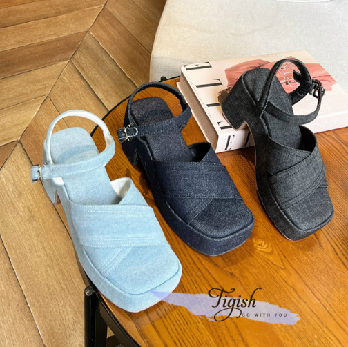 8p square-toe sandals with block heels in jeans fabric