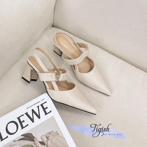 6p pointed-toe heels with cutout heels