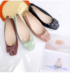 Shiny square-toe ballet flats