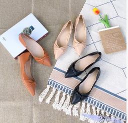 Flat ballet flats with twisted bow