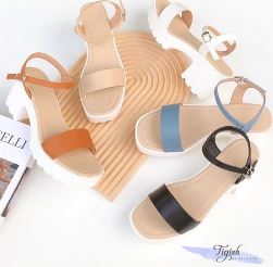 6p sandals with square-toe heels