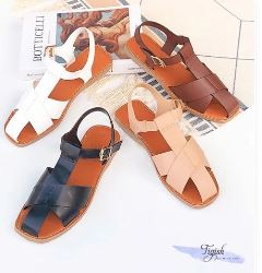 Square-toe sandals with three straps