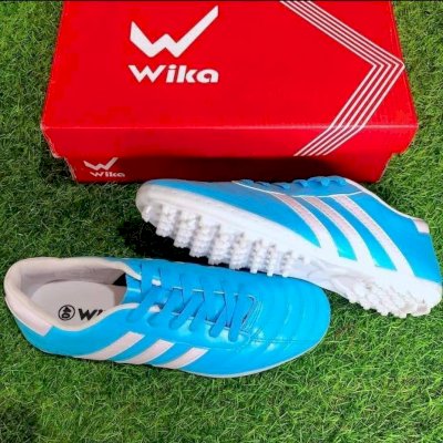 Football shoes