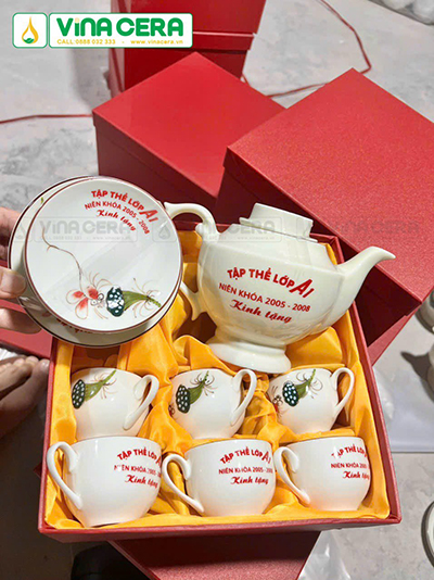 Ceramic tea sets