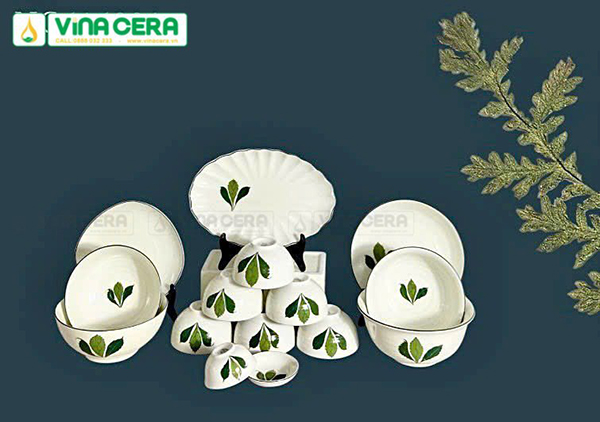 Ceramic tea sets