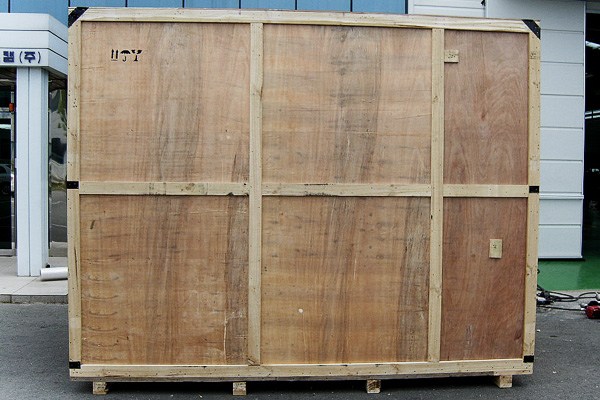 Packing plywood